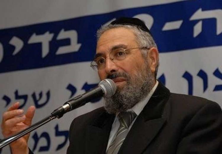 מחבר בין העולמות