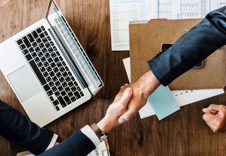 האם רשאים להשכיר עסק מניב ליהודי שמתכונן להפעיל אותו גם בשבת?