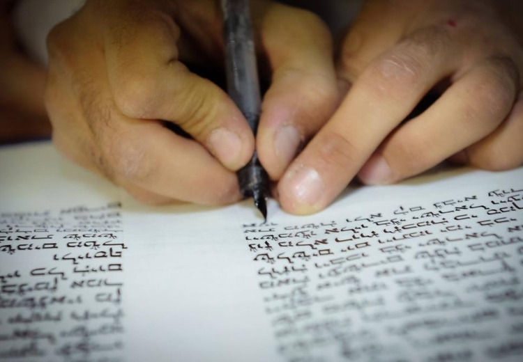 ס"ת שלא נכתבו בו "נונין הפוכין" לפני ואחרי "ויהי בנסוע הארון", מה דינו?